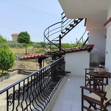 Katerina's Countryside And Sea House منزل ريفي نيا إيراكليا