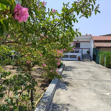 Katerina's Countryside And Sea House * نيا إيراكليا