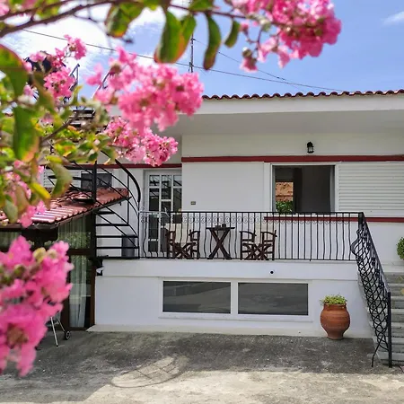 Katerina's Countryside And Sea House *