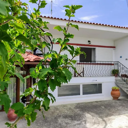 Katerina's Countryside And Sea House منزل ريفي