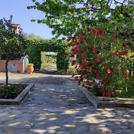 منزل ريفي Katerina's Countryside And Sea House *
