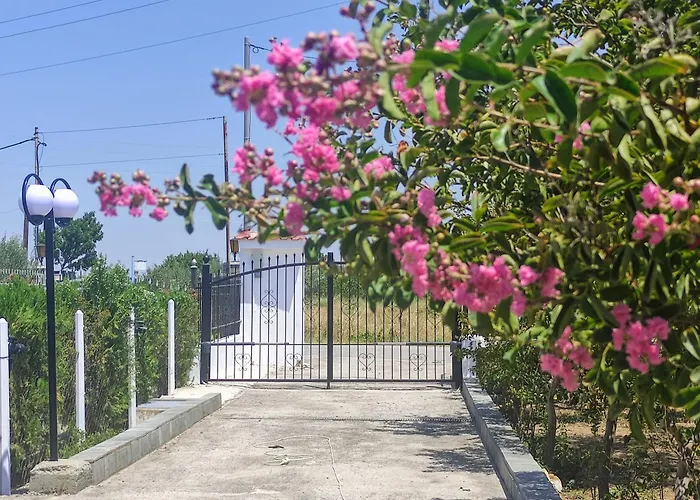 Katerina's Countryside And Sea House Vakantiehuis Nea Iraklia