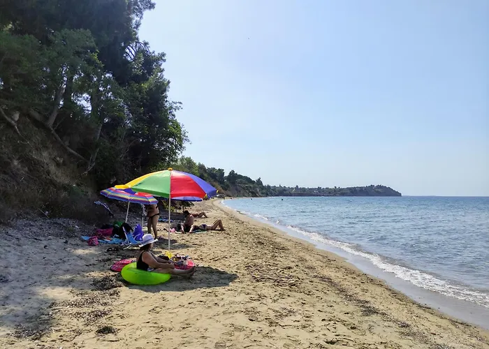 Katerina's Countryside And Sea House Vakantiehuis Nea Iraklia