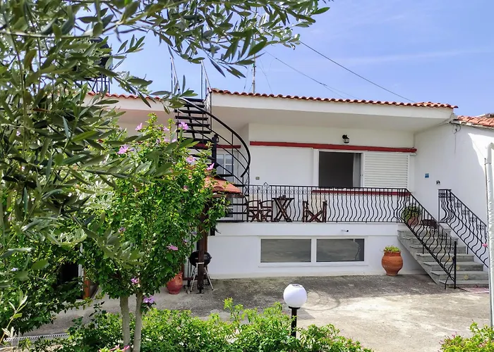 Katerina's Countryside And Sea House Vakantiehuis Nea Iraklia